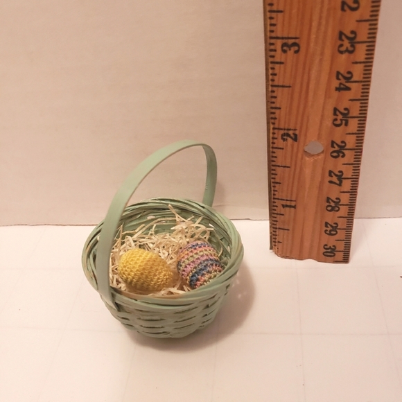 HAND CRAFTED Micro Mini Crocheted Easter Eggs in a Basket - Picture 4 of 4